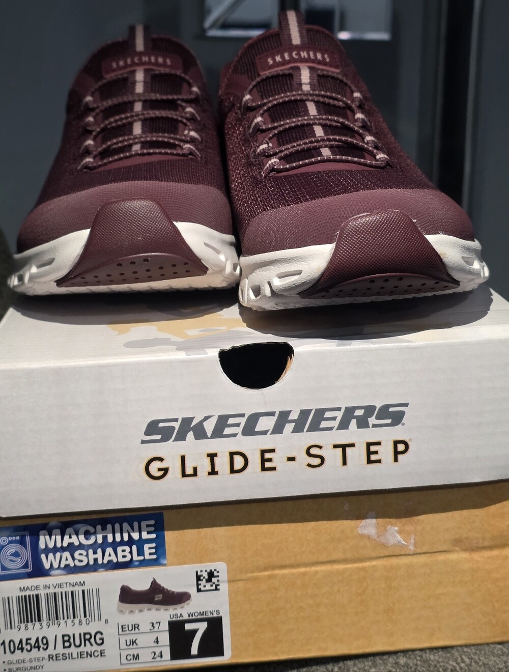 Skechers Glide-Step Resilience Sneakers - Women's Size 7 - NIBWOT, 104549 / BURG